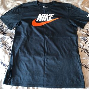 Nike T-shirt